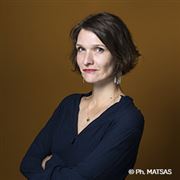 Lade das Bild in den Galerie-Viewer, Traverser les montagnes et venir naître ici