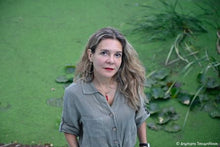 Lade das Bild in den Galerie-Viewer, ΤΟ ΜΑΚΡΥ ΤΑΞΙΔΙ ΤΗΣ ΜΙΑΣ ΜΕΣΑ ΣΤΗΝ ΑΛΛΗ - To makry taxidi tis mias mesa stin alli