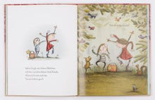 Lade das Bild in den Galerie-Viewer, Frieda tanzt