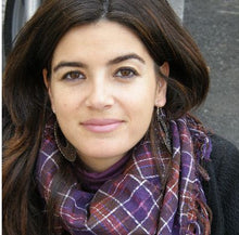 Lade das Bild in den Galerie-Viewer, Una ayudante sospechosa (Malvarina 3)