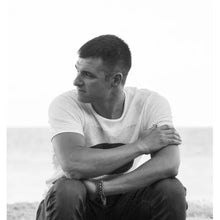 Lade das Bild in den Galerie-Viewer, Invisible