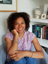 Lade das Bild in den Galerie-Viewer, ΥΠΑΡΧΕΙ ΕΝΑΣ ΤΙΓΡΗΣ ΣΤΟ ΤΡΕΝΟ / Yparchei enas tigris sto treno
